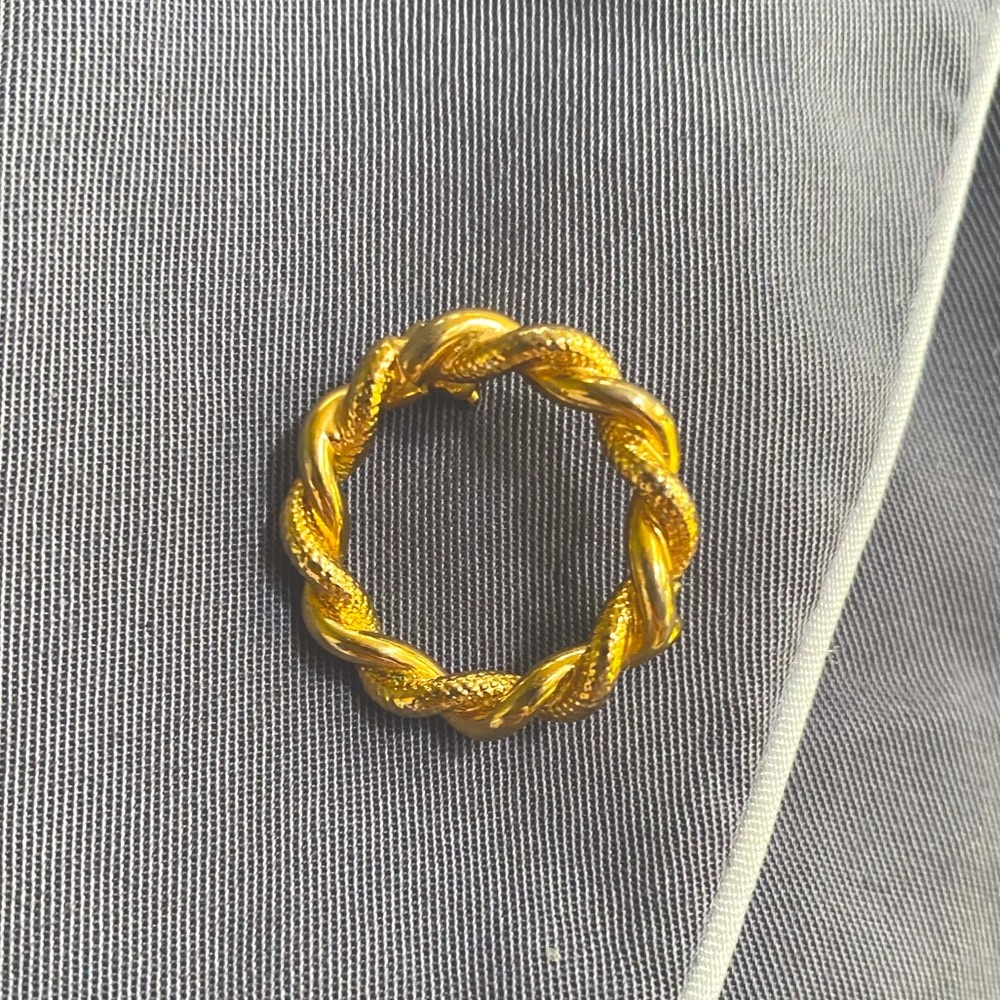 🌺4/25$🌺 Twisted Rope Vintage Brooch Pin - Gold